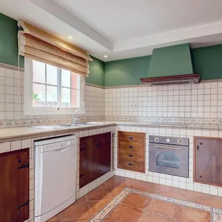 Villa Traditional Spanish Near Puerto Banus *