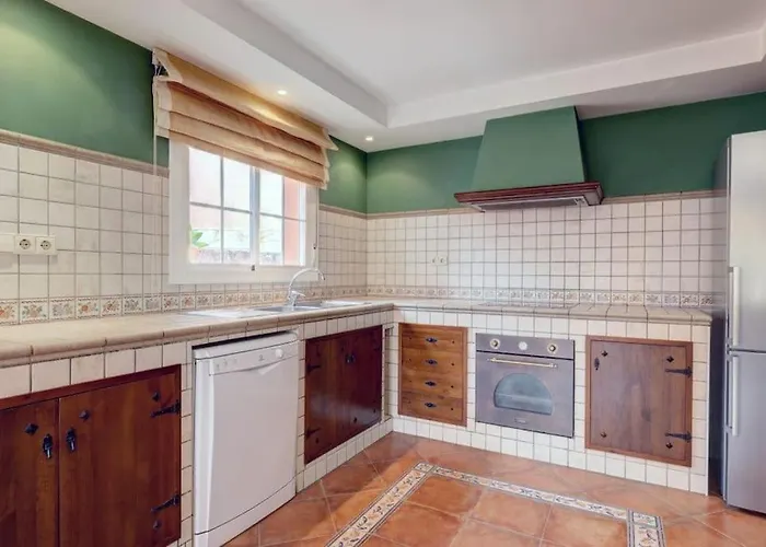 Villa Traditional Spanish Near Puerto Banus *