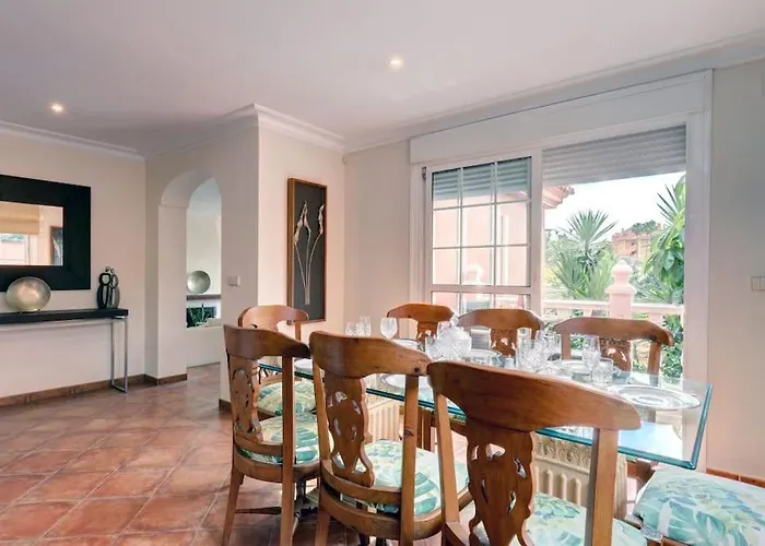 Traditional Spanish Near Puerto Banus Villa