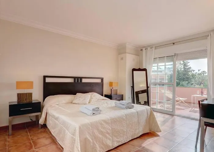 Villa Traditional Spanish Near Puerto Banus Marbella